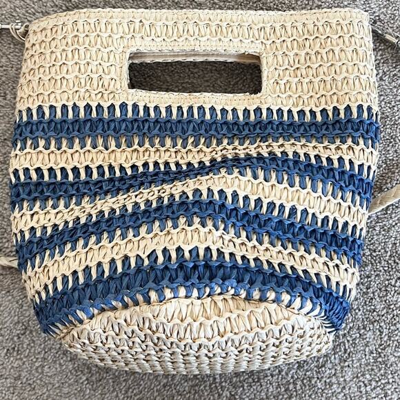 NWT Universal Thread Straw Purse Adjustable Over the Shoulder Strap Cream/Blue - Picture 2 of 10